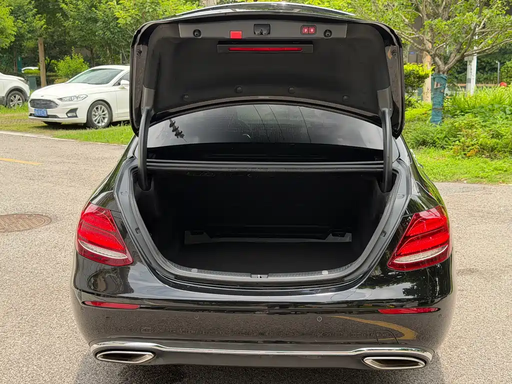 Mercedes-Benz E-Class 2020 — фото 13