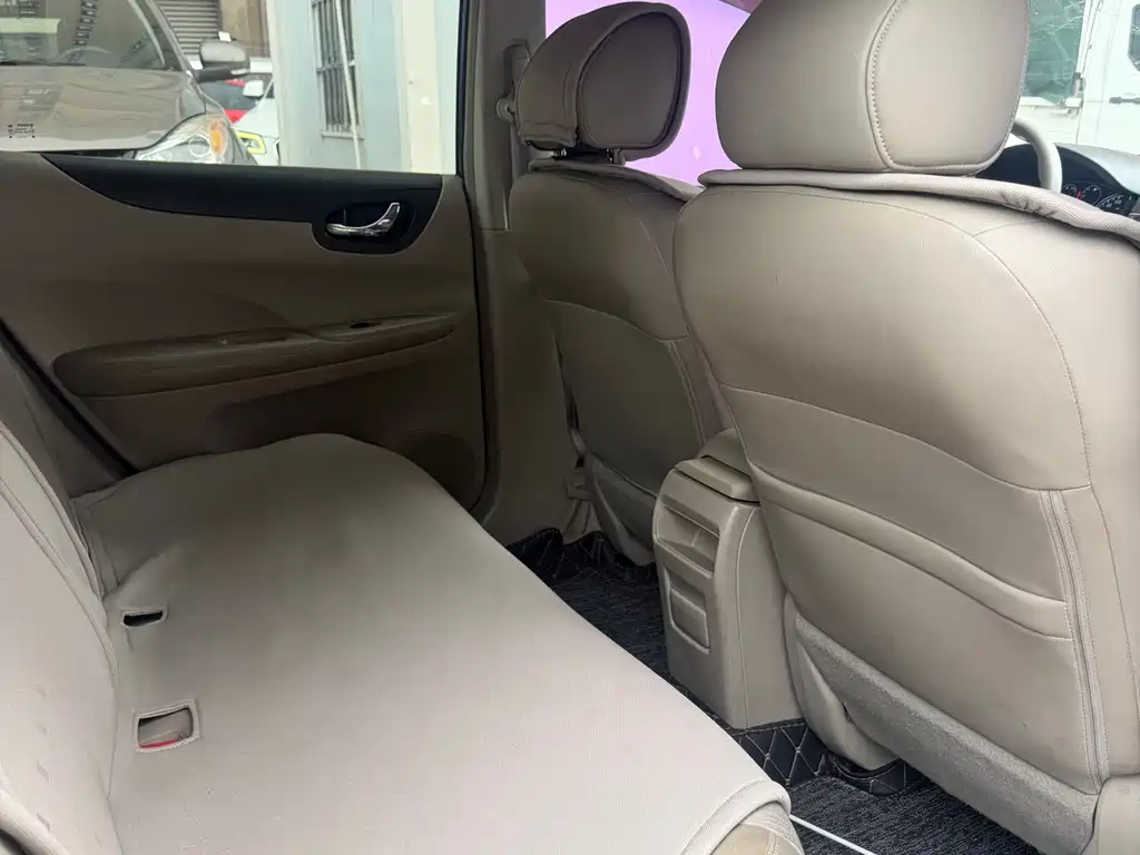 Nissan Tiida 2011