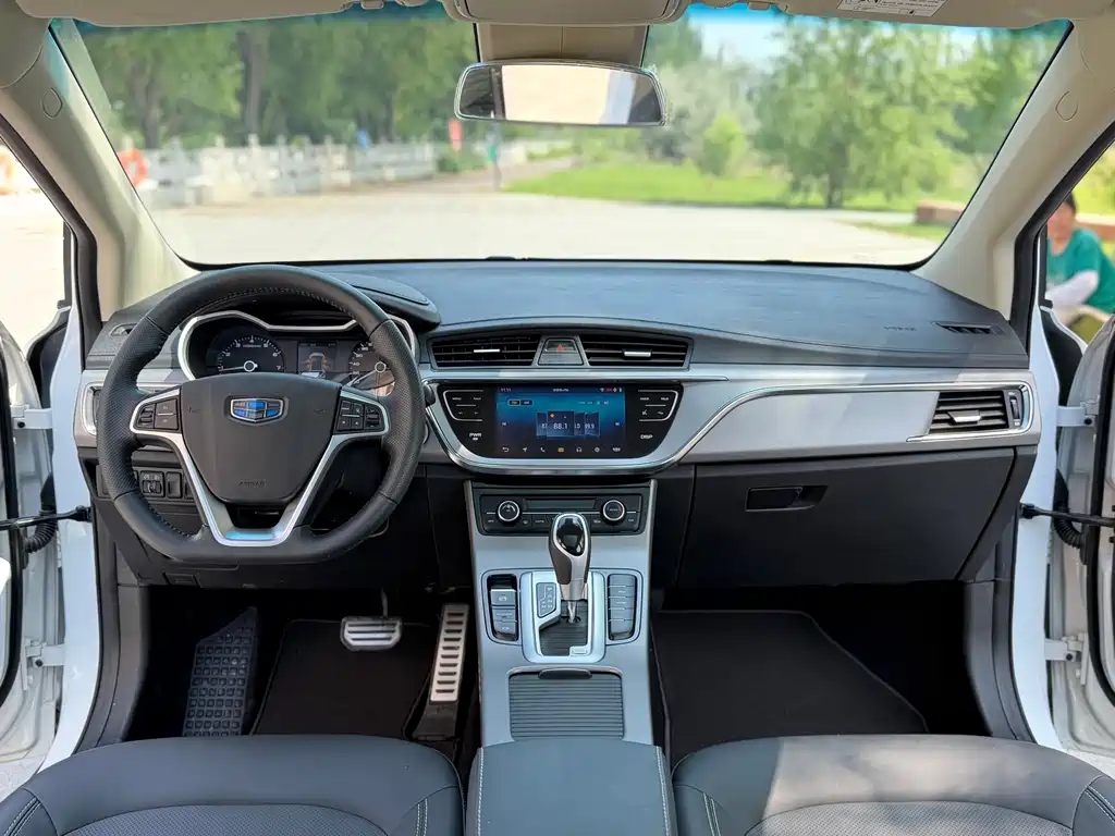 Geely Emgrand GS 2019