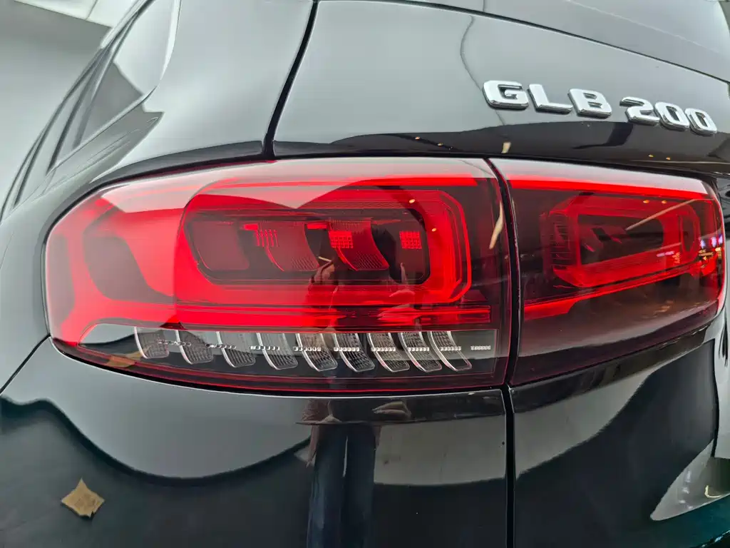 Mercedes-Benz GLB 2023 — фото 9