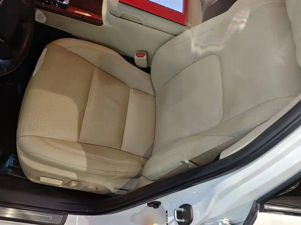 Toyota Crown 2016 — фото 15