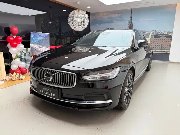 Volvo S90 2025