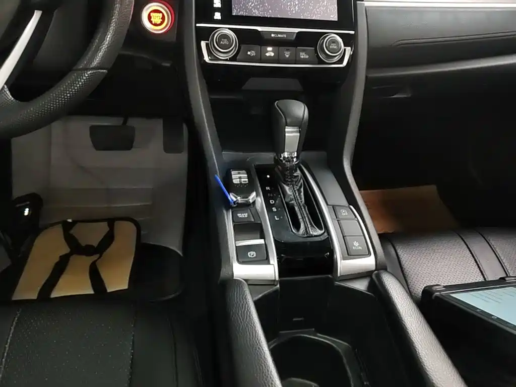 Honda Civic 2017 — фото 14