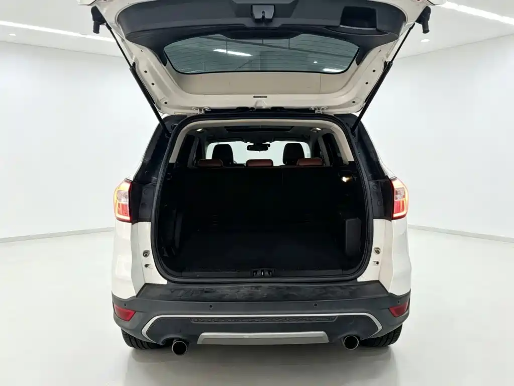 Ford Kuga 2018 — фото 12