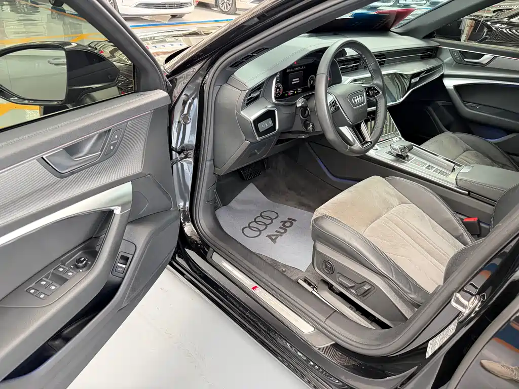 Audi A6L 2022