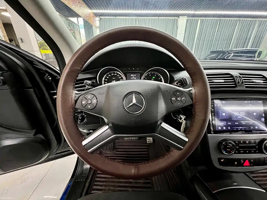 Mercedes-Benz R-Class 2015 — фото 11