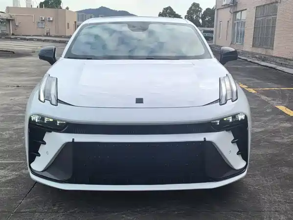 Lynk & Co 03 2023