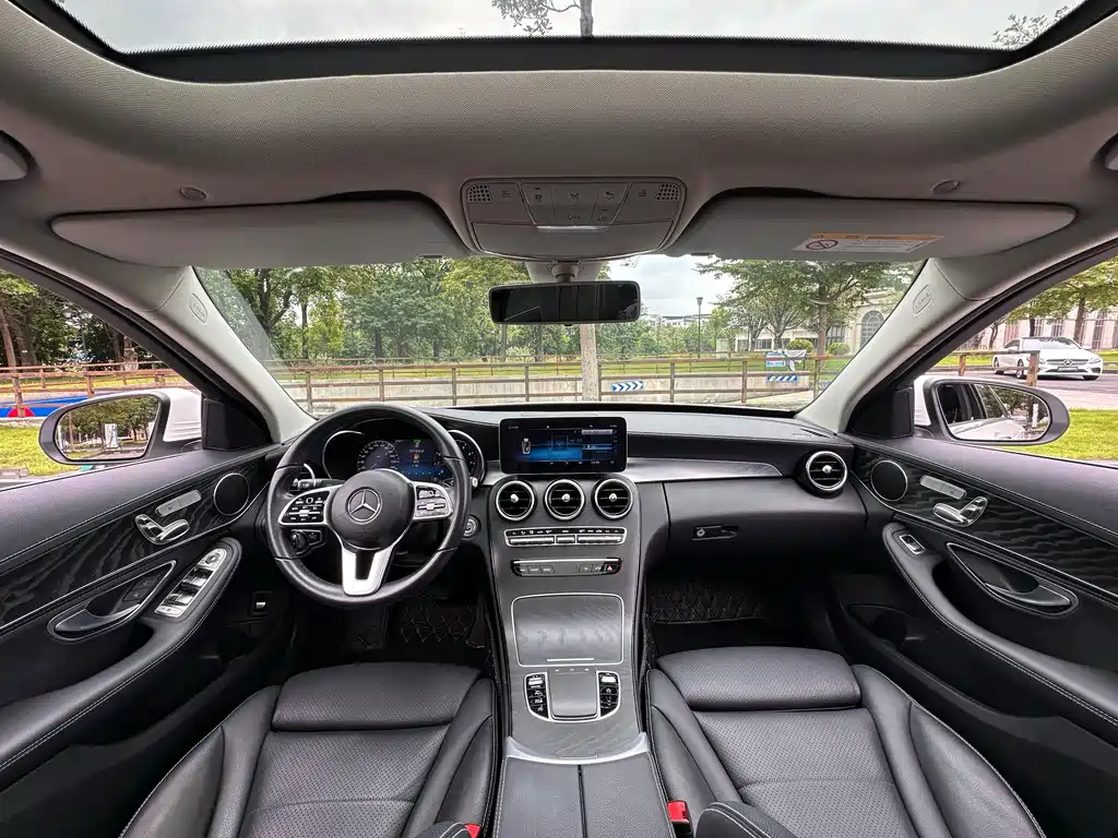 Mercedes-Benz C-Class 2018 — фото 10