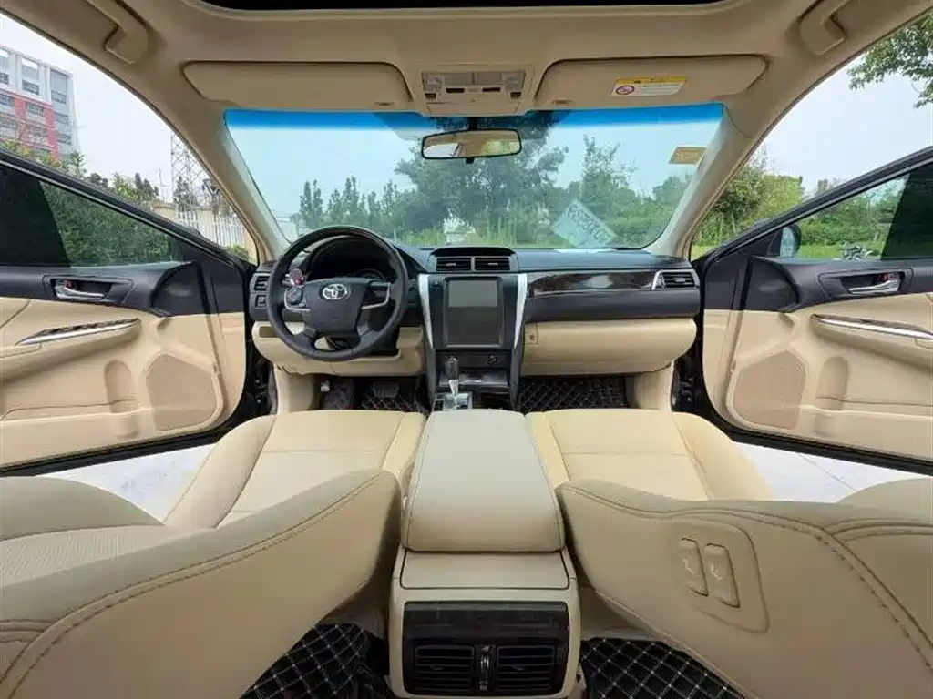 Toyota Camry 2015