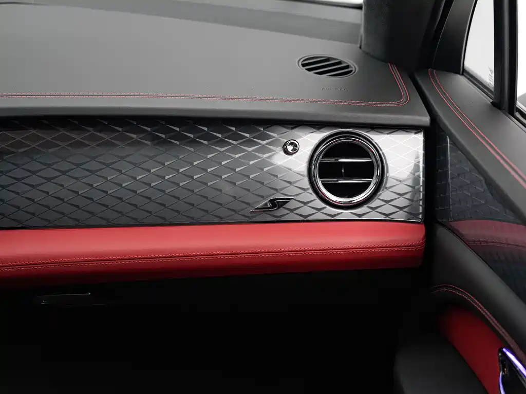 Bentley Bentayga 2022 — фото 15