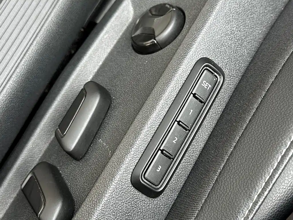 Volkswagen Passat 2024 — фото 16