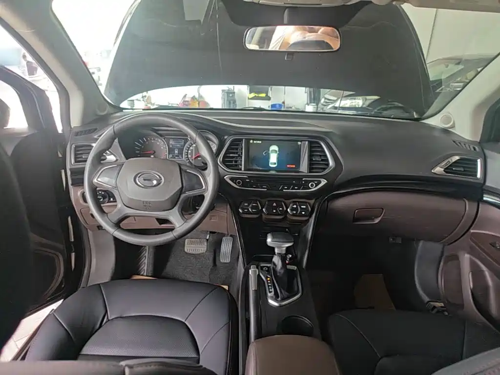 GAC Trumpchi GS4 2016 — фото 10