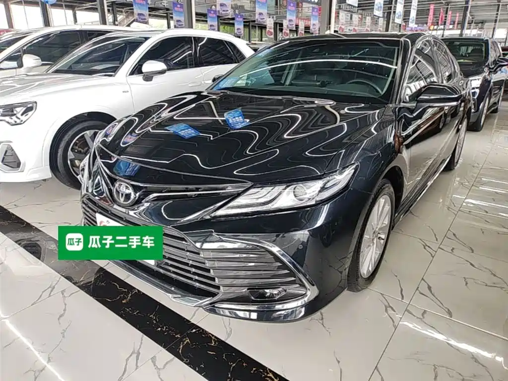 Toyota Camry 2023 — фото 2