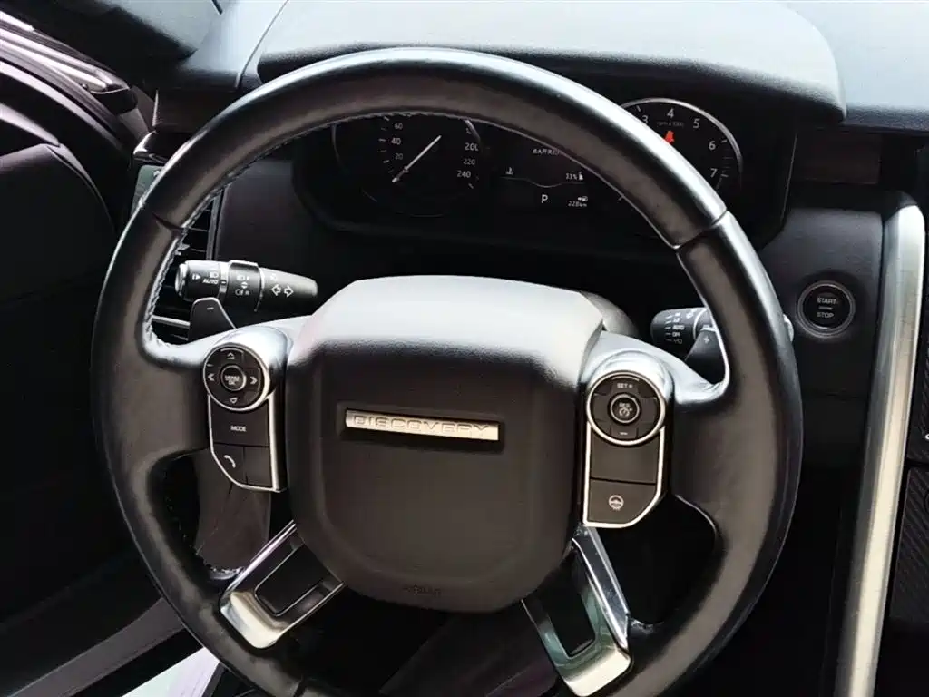 Land Rover Discovery 2017 — фото 11