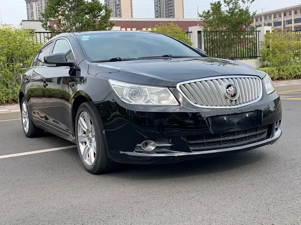 Buick LaCrosse 2011 — фото 3