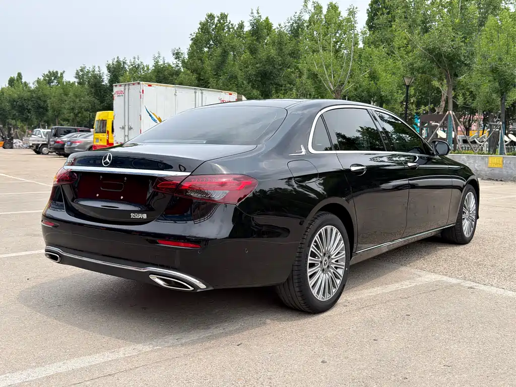 Mercedes-Benz E-Class 2023 — фото 15