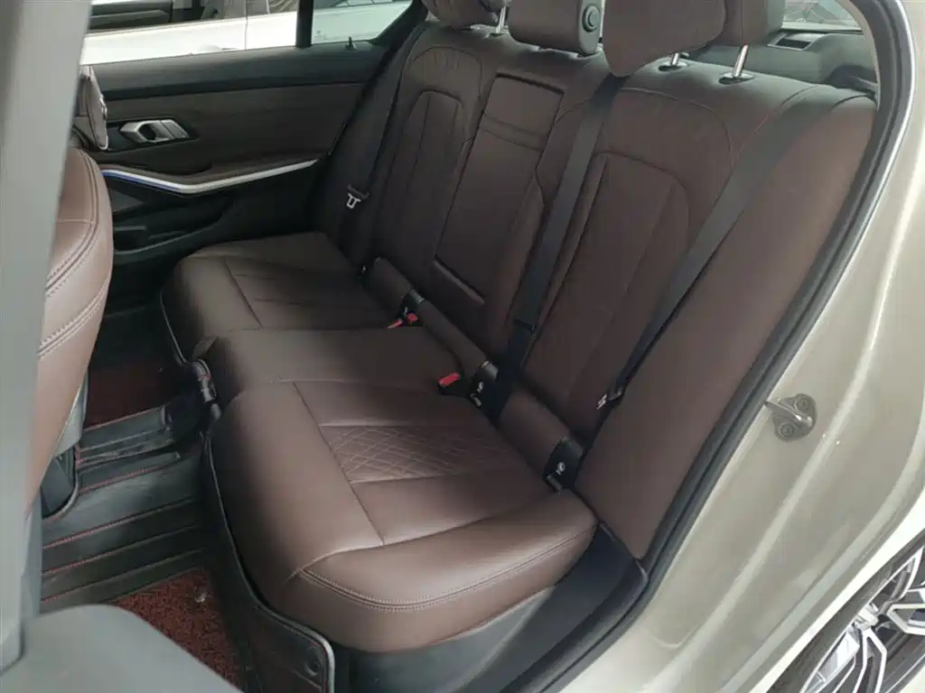 BMW 3 Series 2022 — фото 17