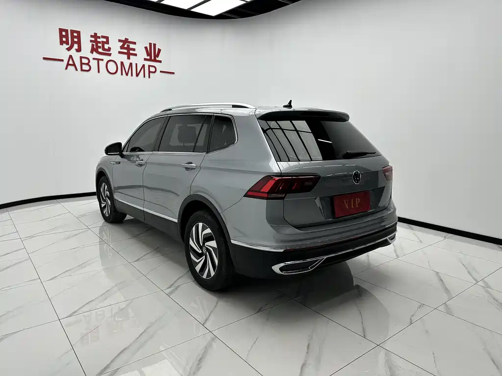 Volkswagen Tiguan L 2023 — фото 8