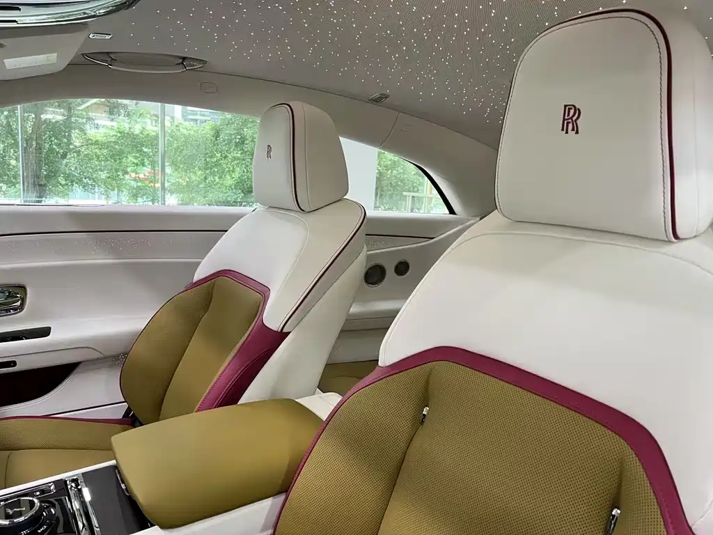 Rolls-Royce Phantom 2025 — фото 6