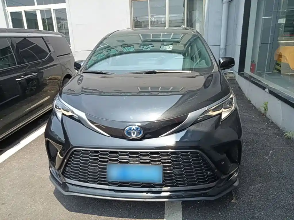 Toyota Granvia 2024