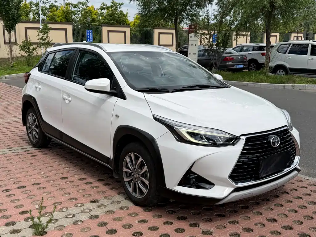 Toyota Yaris L 2022