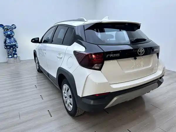 Toyota Yaris L 2022