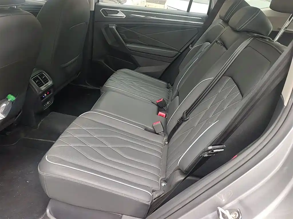 Volkswagen Tiguan L 2022 — фото 17