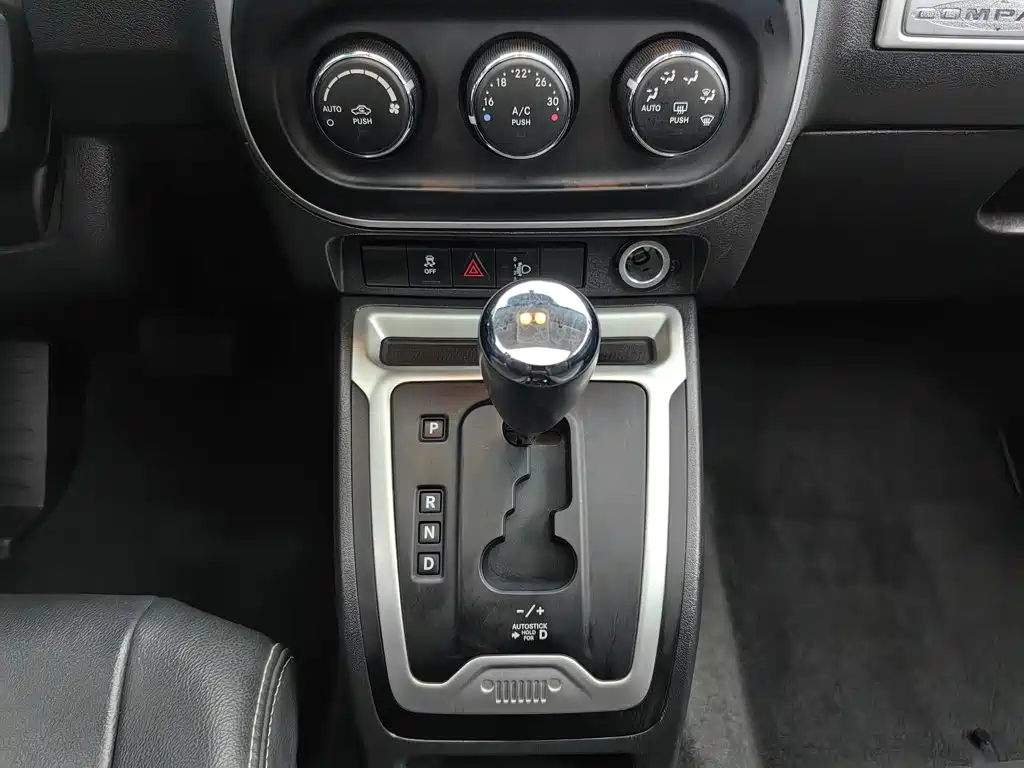 Jeep Compass 2014 — фото 13