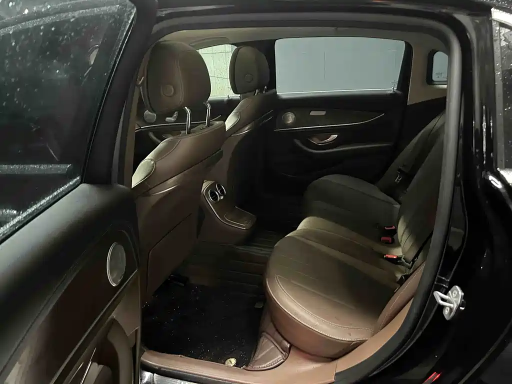 Mercedes-Benz E-Class 2022