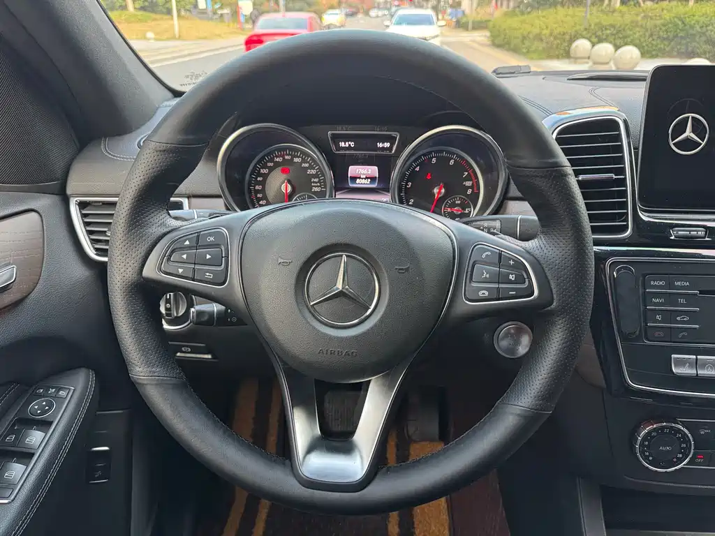 Mercedes-Benz GLE 2018 — фото 10