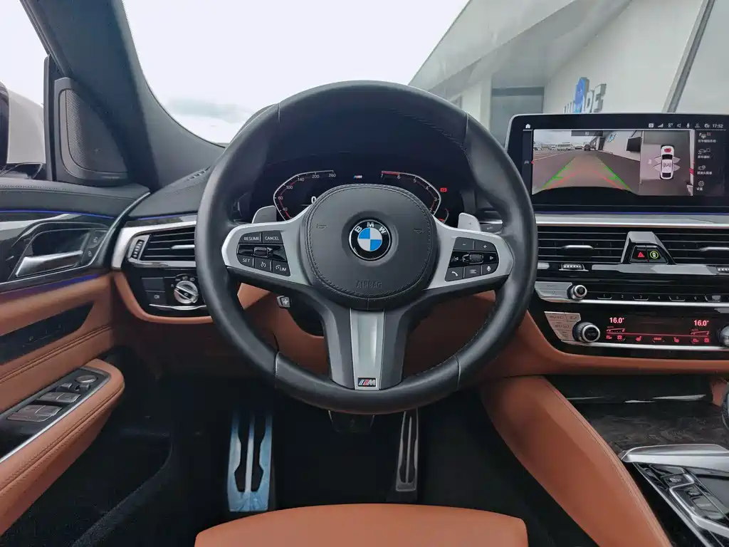 BMW 6 Series GT 2023 — фото 11