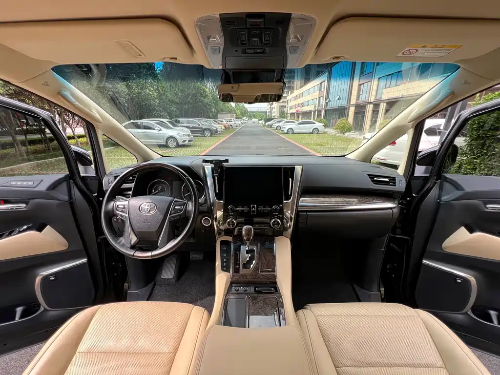 Toyota Vellfire 2022 — фото 5