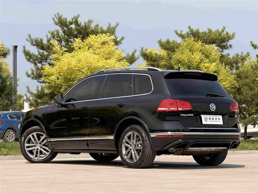Volkswagen Touareg 2018 — фото 24
