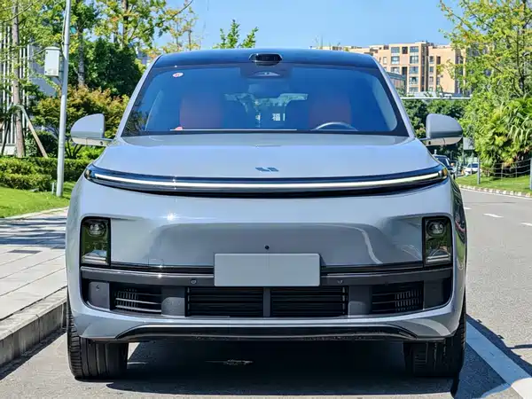 Li Auto L8 2025