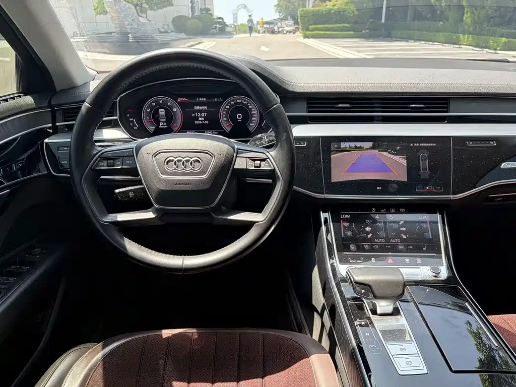 Audi A8 2019 — фото 13