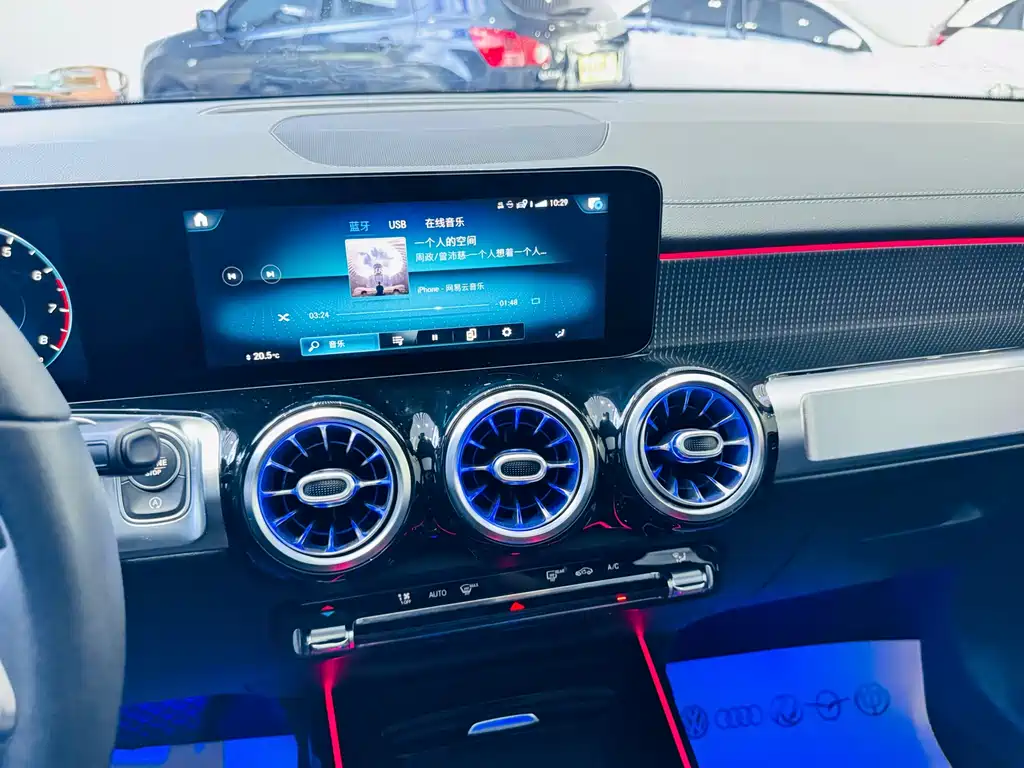 Mercedes-Benz GLB 2021 — фото 12