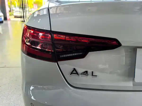 Audi A4L 2017