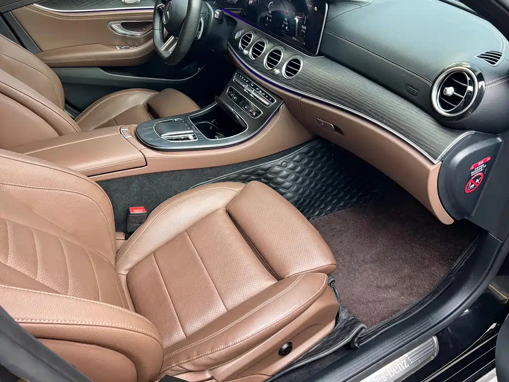 Mercedes-Benz E-Class 2023 — фото 15