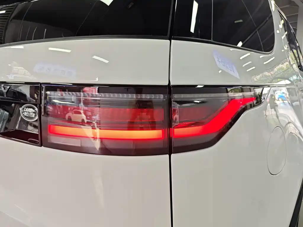 Land Rover Discovery 2024 — фото 16