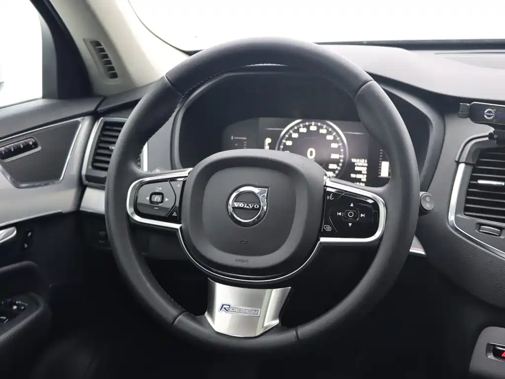 Volvo XC90 2016 — фото 19