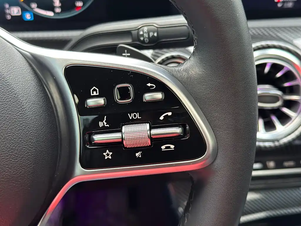 Mercedes-Benz A-Class 2022 — фото 17