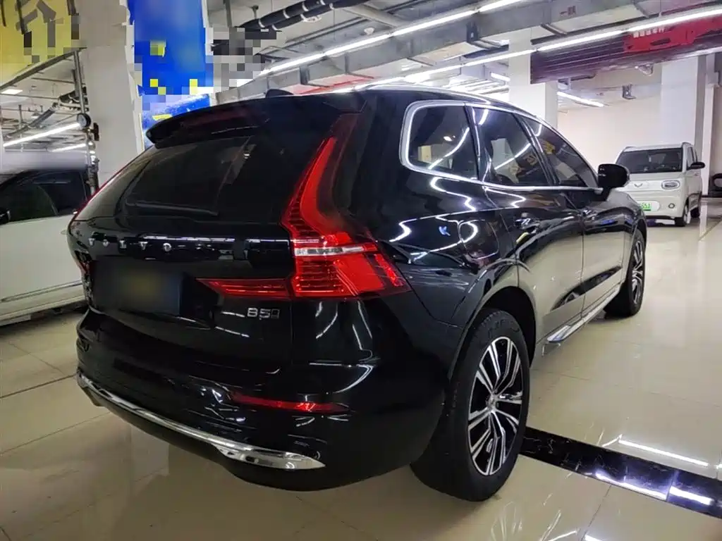 Volvo XC60 2022 — фото 7