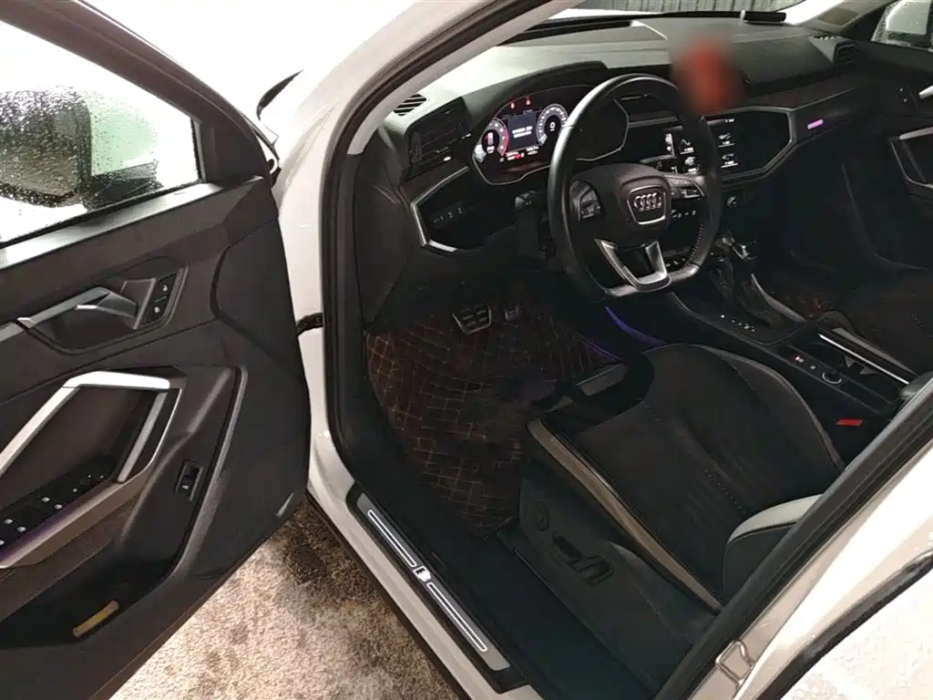 Audi Q3 2021 — фото 16