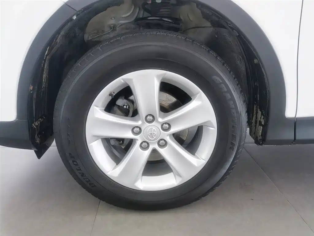 Toyota RAV4 2014 — фото 17