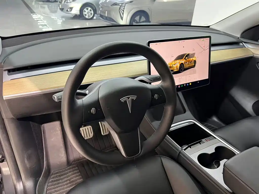 Tesla Model Y 2023 — фото 3