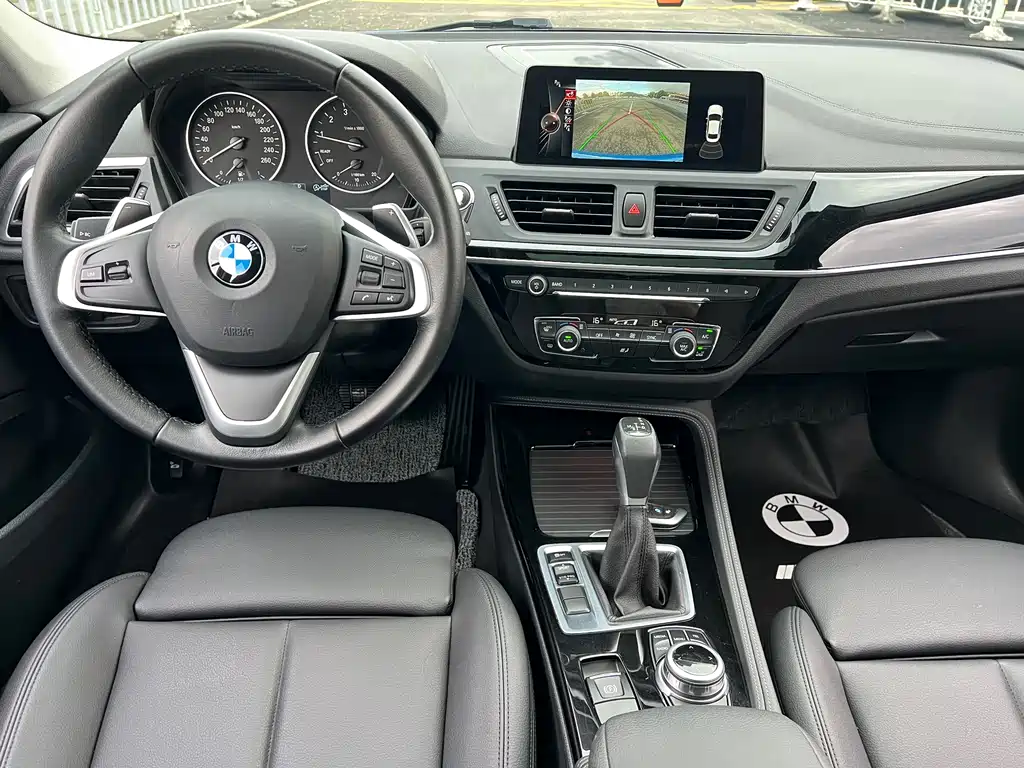 BMW 1 Series 2018 — фото 5
