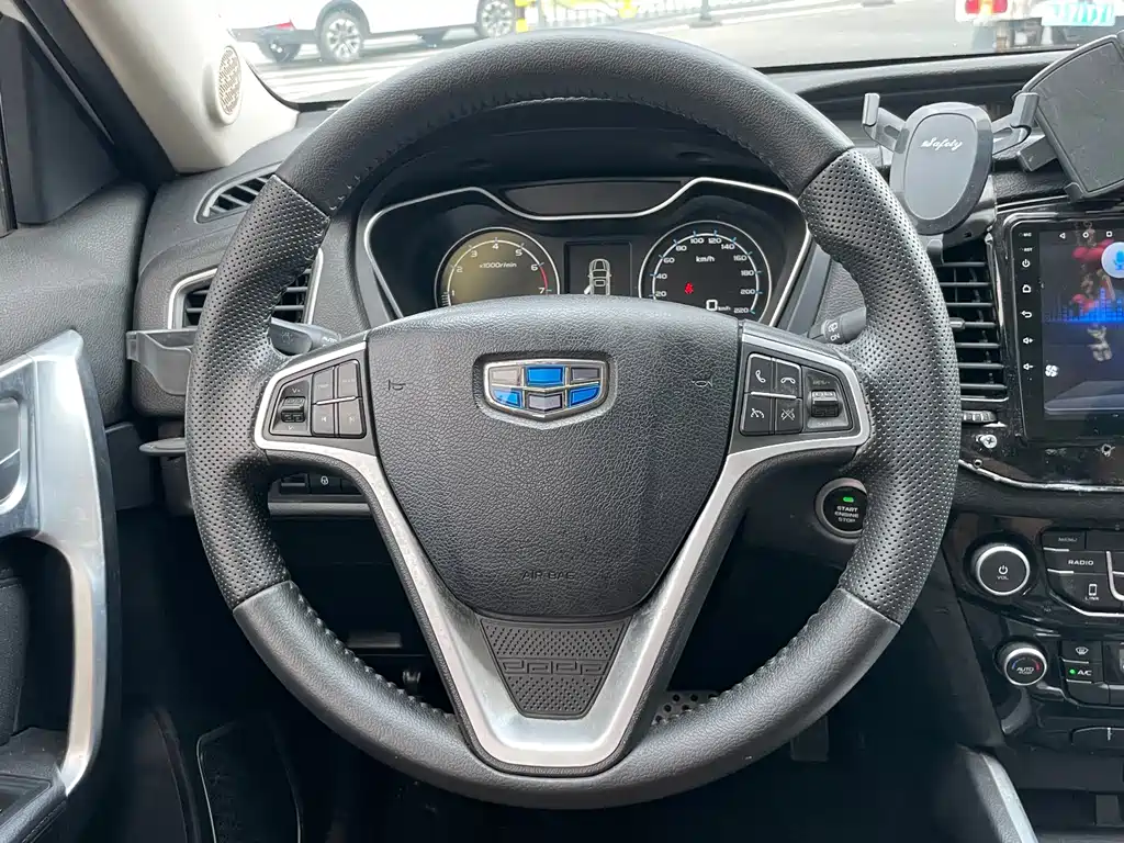Geely Vision X6 2017 — фото 12