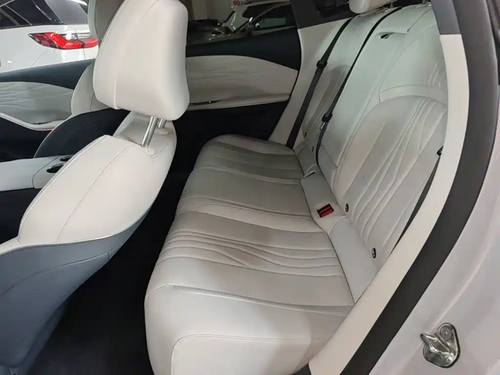 Geely Galaxy E8 2024 — фото 17