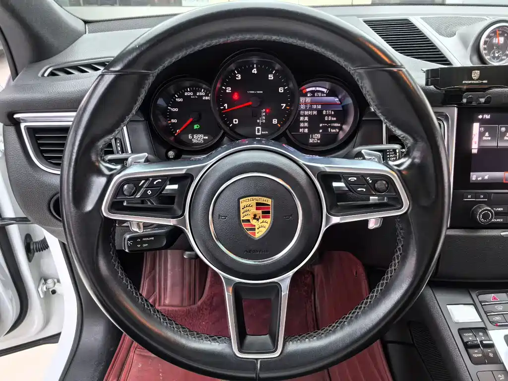 Porsche Macan 2016 — фото 4