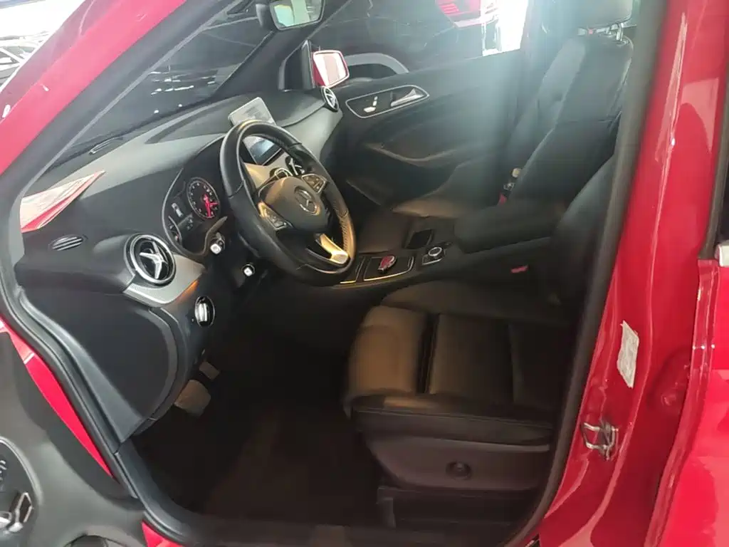 Mercedes-Benz B-Class 2019 — фото 15